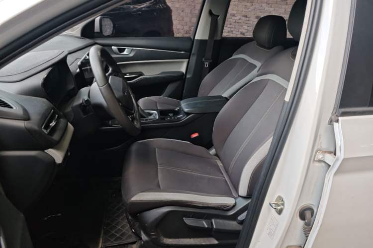 Used Wuling Victory 2022 1.5T CVT Elite Version Left Front Seat