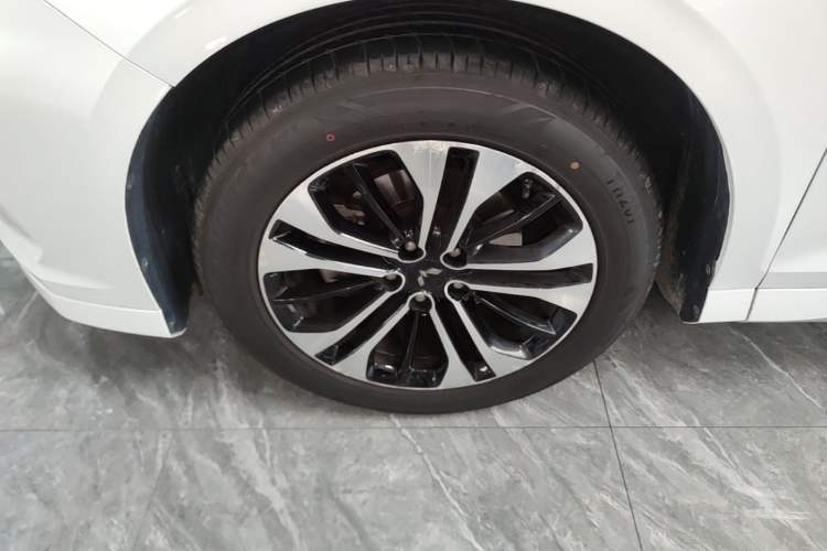 Used Wuling Victory 2022 280T 1.5T CVT Flagship Edition Left Front Wheel Hub