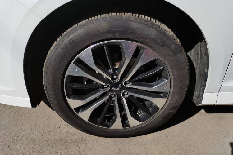 Used Wuling Victory 2022 280T 1.5T CVT Flagship Edition Left Front Wheel Hub