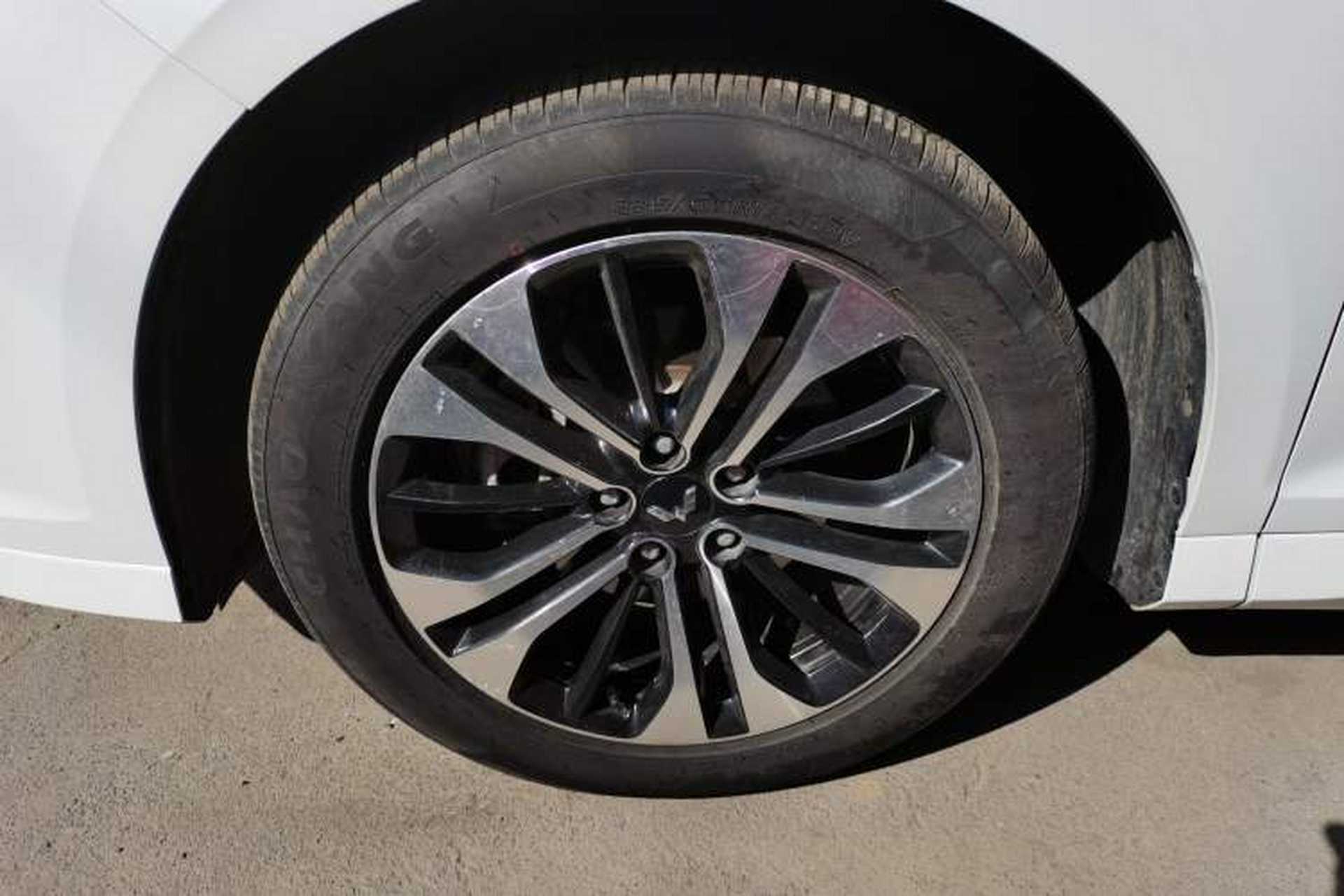 Used Wuling Victory 2022 280T 1.5T CVT Flagship Edition Left Front Wheel Hub