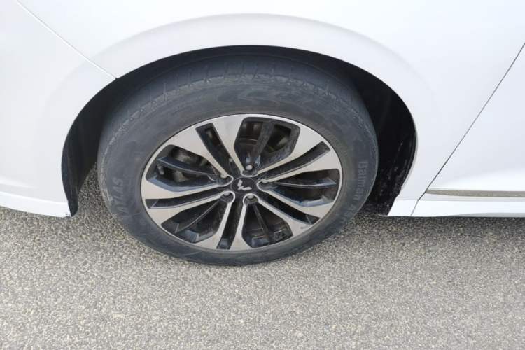 Used Wuling Victory 2022 280T 1.5T CVT Flagship Edition Left Front Wheel Hub
