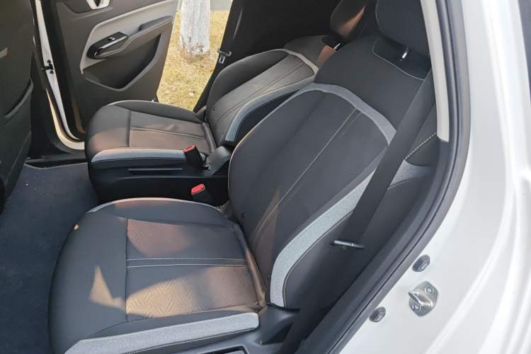 Used Wuling Victory 2022 1.5T Manual Elite Edition Left Rear Seat