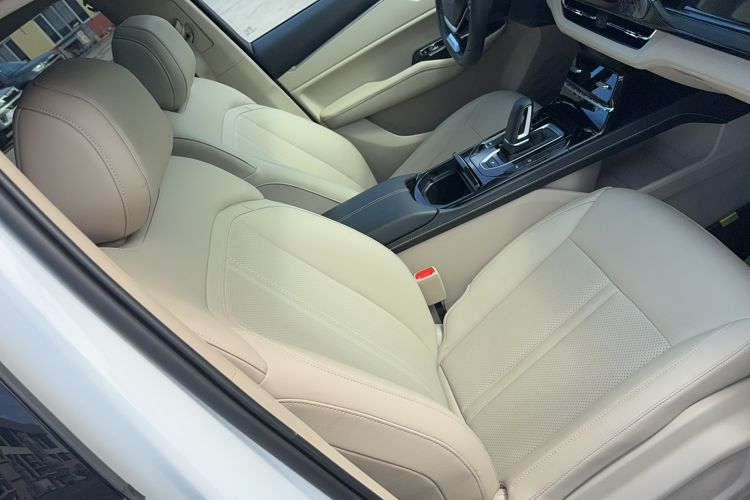 Used Wuling Victory 2022 280T 1.5T CVT Flagship Edition Right Front Seat