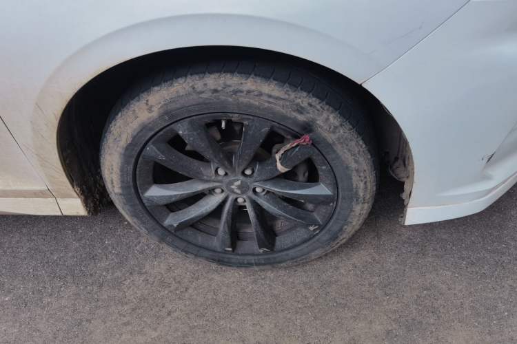 Used Wuling Victory 2022 1.5T CVT Prestige Model Right Front Wheel Hub