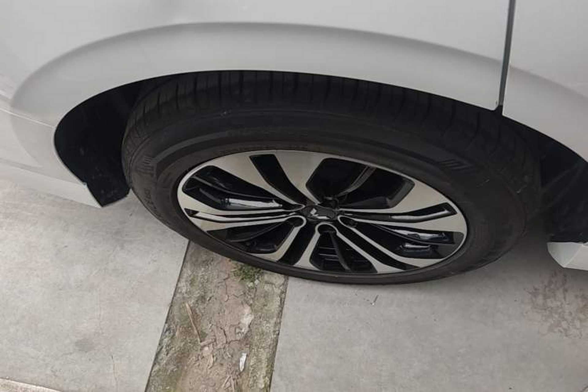 Used Wuling Victory 2022 280T 1.5T CVT Flagship Edition Right Rear Wheel Hub