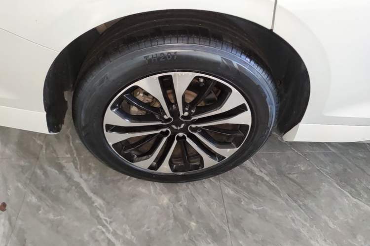 Used Wuling Victory 2022 280T 1.5T CVT Flagship Edition Right Rear Wheel Hub
