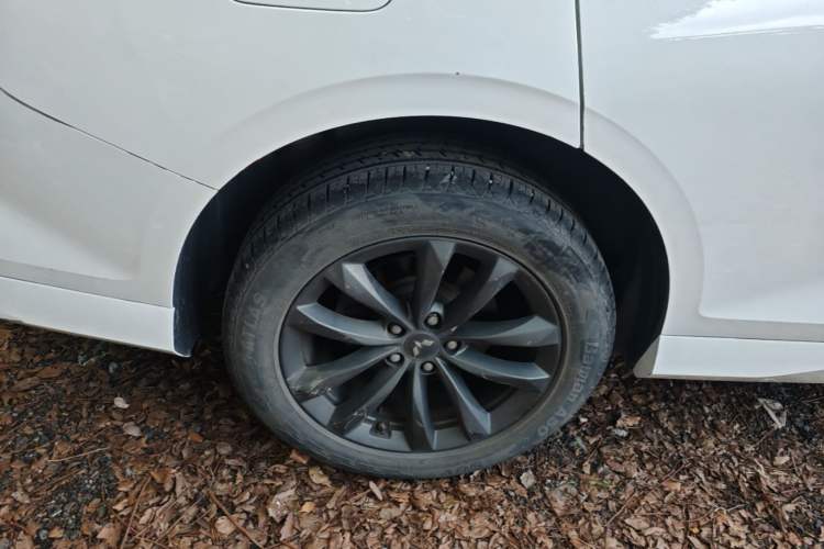 Used Wuling Victory 2022 1.5T CVT Elite Version Right Rear Wheel Hub