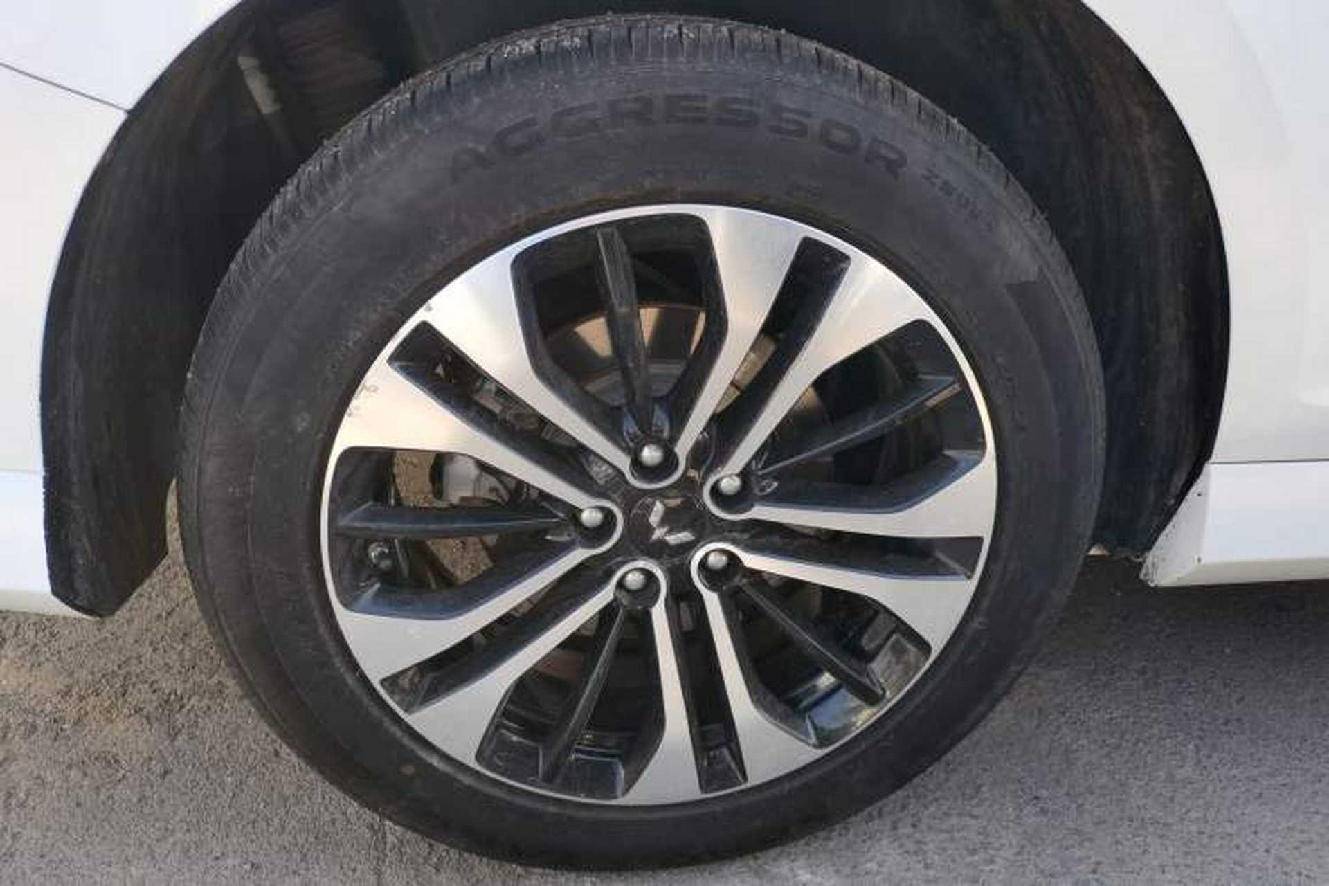 Used Wuling Victory 2022 280T 1.5T CVT Flagship Edition Right Rear Wheel Hub