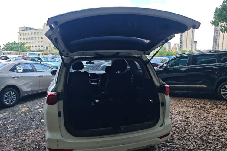Used Wuling Victory 2022 1.5T CVT Elite Version Trunk