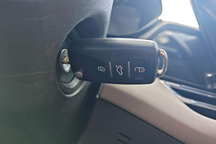 Used Wuling Victory 2022 1.5T CVT Elite Version Vehicle Key