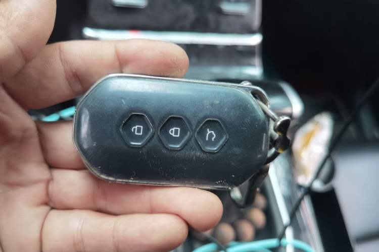 Used Wuling Victory 2022 1.5T CVT Prestige Model Vehicle Key