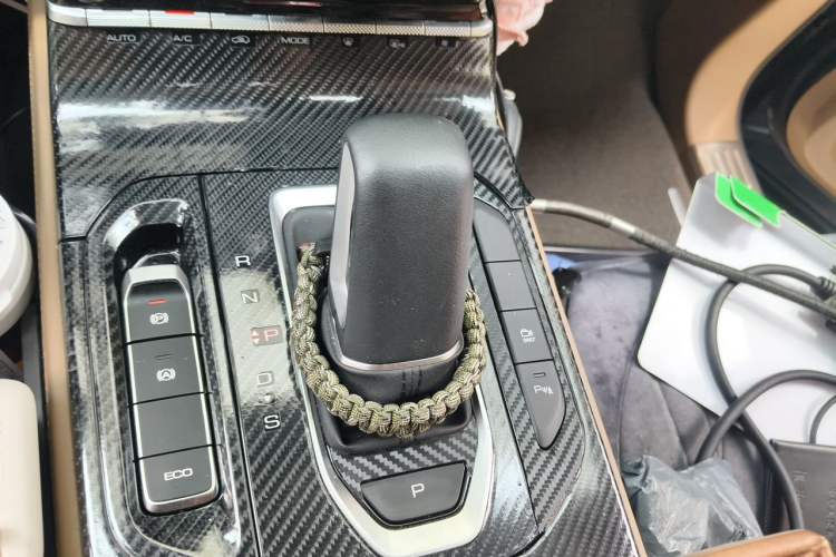 Used Wuling Victory 2023 2.0L DHT Luxury Edition Gear Lever