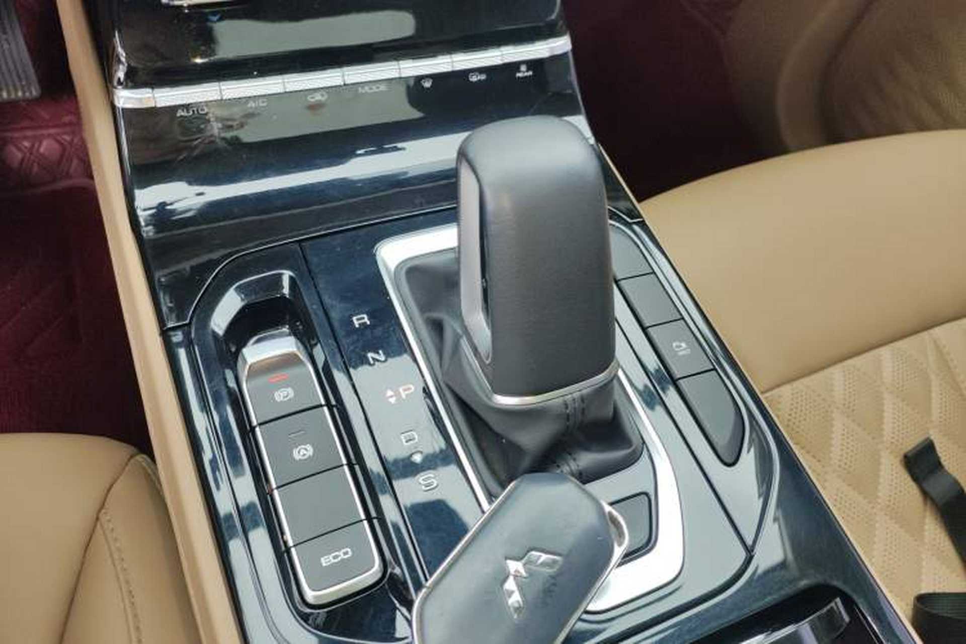 Used Wuling Victory 2023 2.0L DHT Deluxe Edition Gear Lever