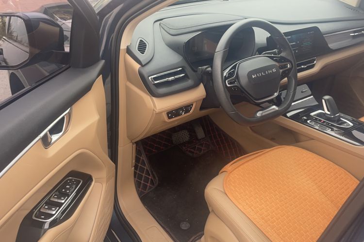 Used Wuling Victory 2023 2.0L DHT Deluxe Edition Interior 2
