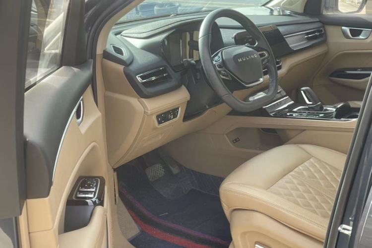 Used Wuling Victory 2023 2.0L DHT Deluxe Edition Interior 2