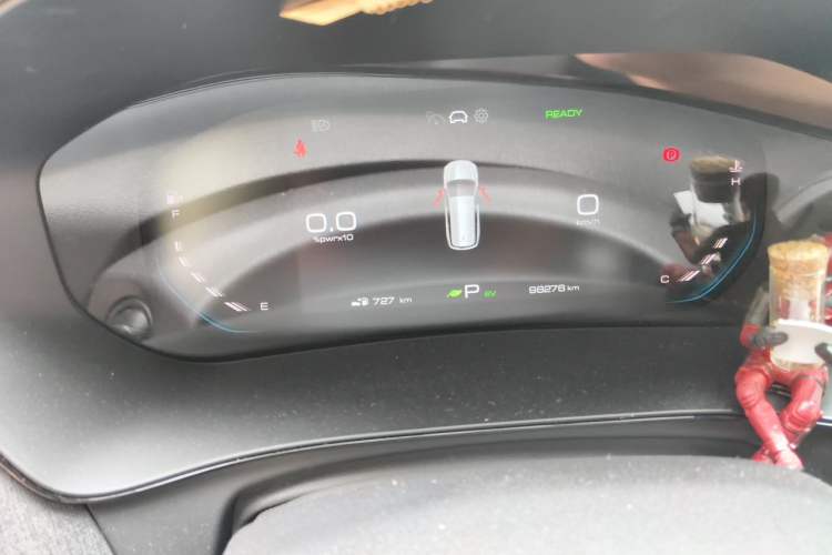 Used Wuling Victory 2023 2.0L DHT Luxury Edition Odometer Close Up