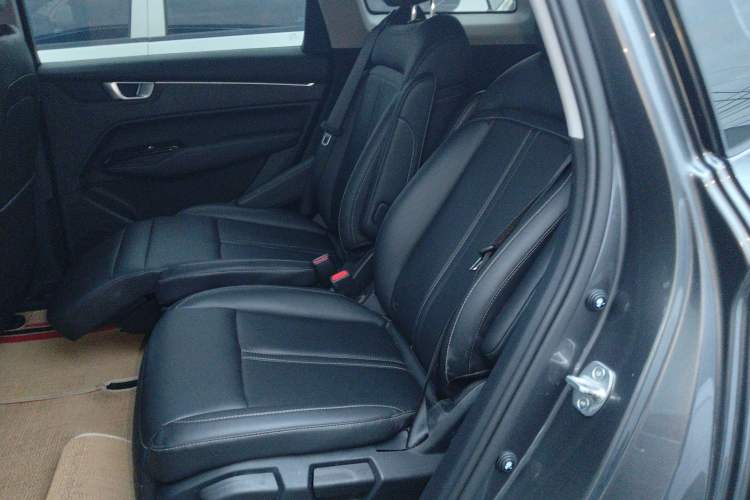 Used Wuling Victory 2023 280T CVT Excellence Model Left Rear Seat