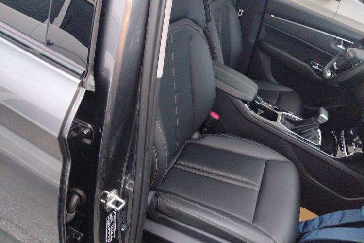 Used Wuling Victory 2023 280T CVT Excellence Model Right Front Seat