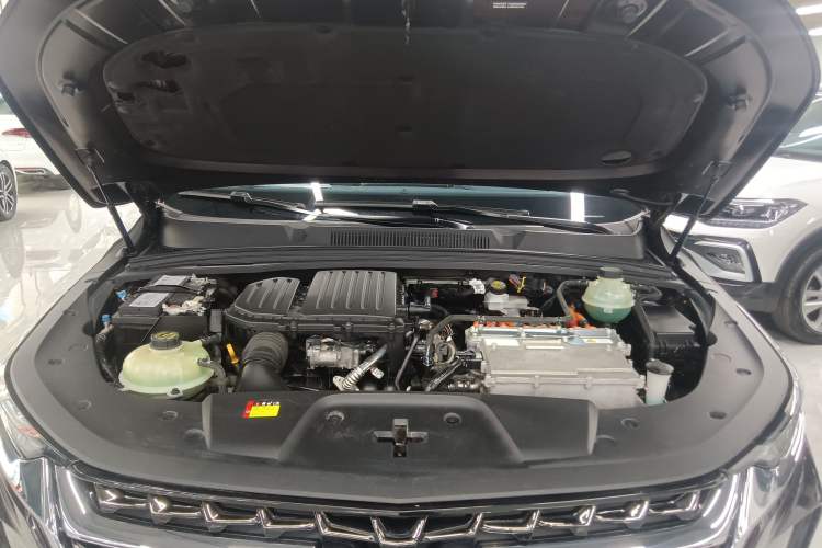 Used Wuling Victory 2023 2.0L DHT Luxury Edition Engine Bay