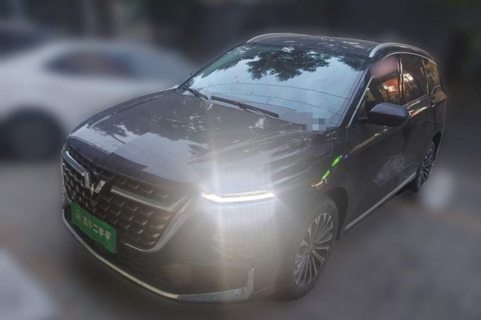 Фото Wuling с площадки