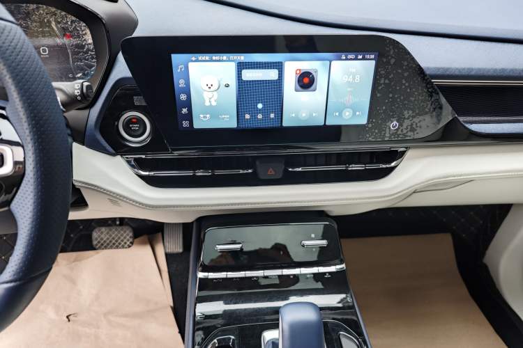 Used Wuling Victory 2023 2.0L DHT Luxury Edition Audio And AC Panel