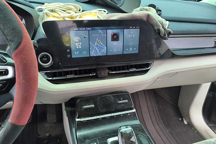 Used Wuling Victory 2023 2.0L DHT Luxury Edition Audio And AC Panel