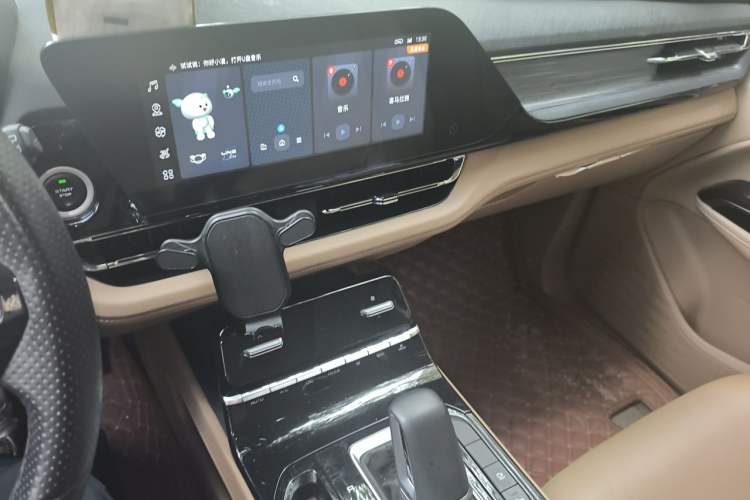 Used Wuling Victory 2023 2.0L DHT Luxury Edition Audio And AC Panel