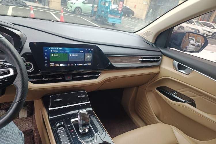Used Wuling Victory 2023 2.0L DHT Luxury Edition Audio And AC Panel