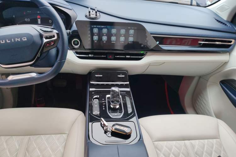 Used Wuling Victory 2023 2.0L DHT Luxury Edition Audio And AC Panel