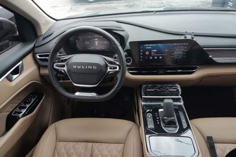 Used Wuling Victory 2023 2.0L DHT Luxury Edition Audio And AC Panel