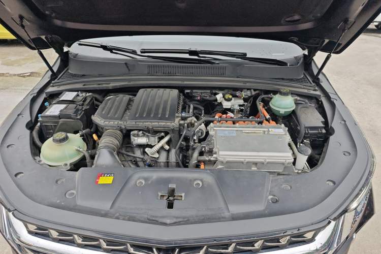 Used Wuling Victory 2023 2.0L DHT Luxury Edition Engine Bay