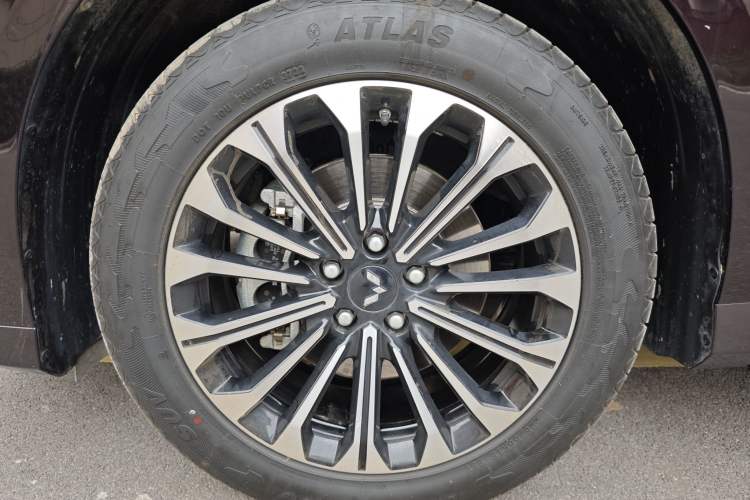 Used Wuling Victory 2023 2.0L DHT Luxury Edition Engine Bay