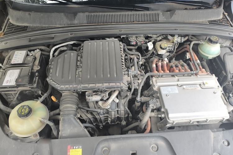 Used Wuling Victory 2023 2.0L DHT Luxury Edition Engine Bay