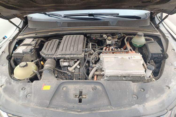 Used Wuling Victory 2023 2.0L DHT Luxury Edition Engine Bay