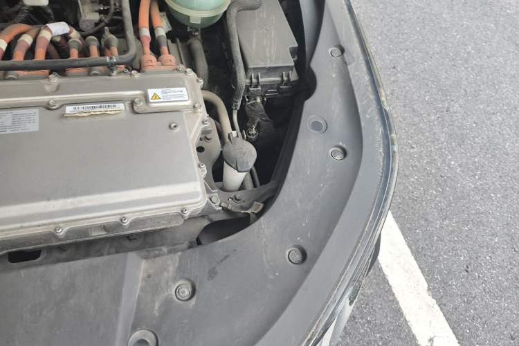 Used Wuling Victory 2023 2.0L DHT Luxury Edition Engine Bay Left