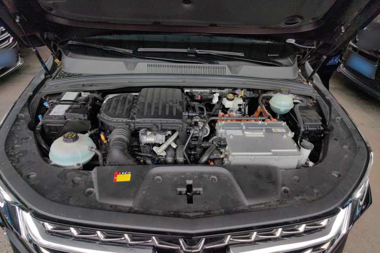 Used Wuling Victory 2023 2.0L DHT Luxury Edition Engine Bay