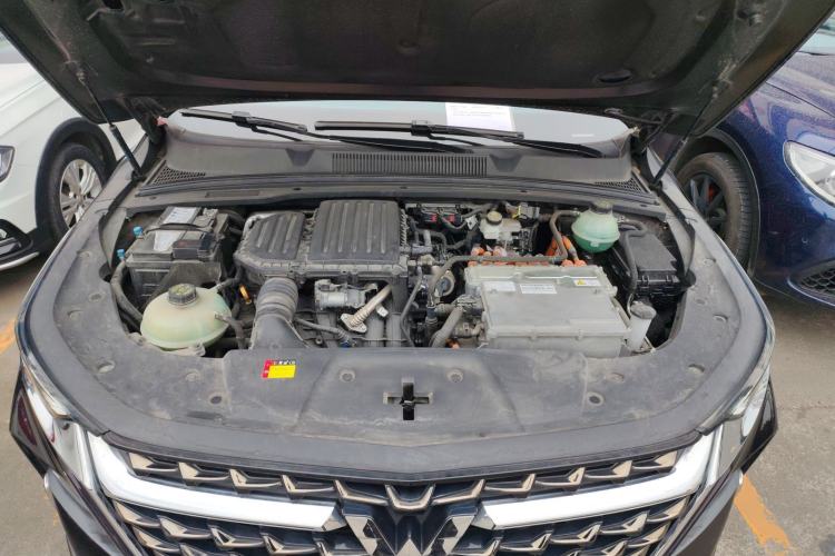 Used Wuling Victory 2023 2.0L DHT Luxury Edition Engine Bay