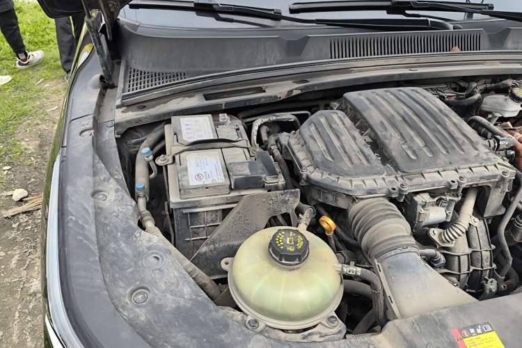 Used Wuling Victory 2023 2.0L DHT Luxury Edition Engine Bay Right