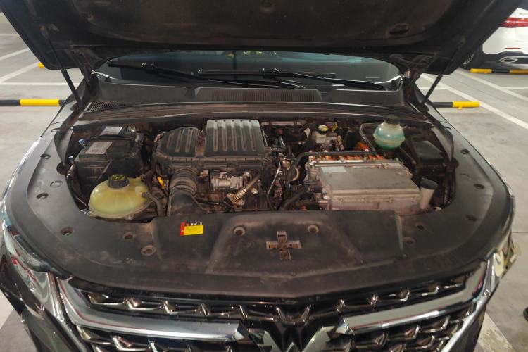 Used Wuling Victory 2023 2.0L DHT Luxury Edition Engine Bay