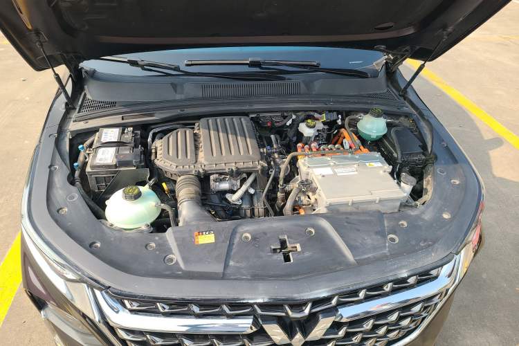 Used Wuling Victory 2023 2.0L DHT Luxury Edition Engine Bay