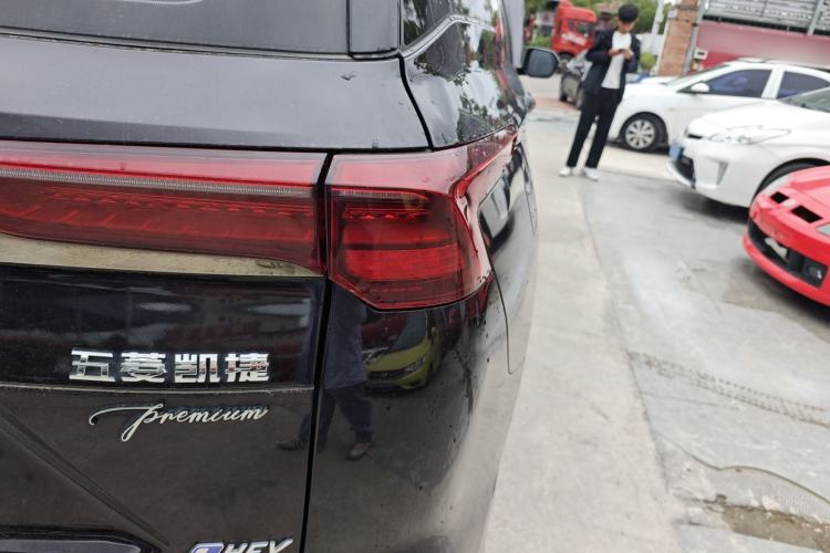 Used Wuling Victory 2023 2.0L DHT Luxury Edition Exterior 1