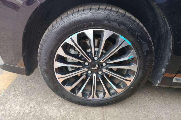 Used Wuling Victory 2023 2.0L DHT Luxury Edition Exterior 7