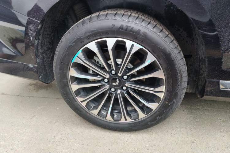 Used Wuling Victory 2023 2.0L DHT Luxury Edition Exterior 8