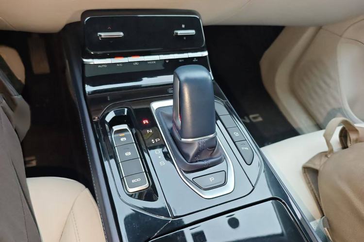 Used Wuling Victory 2023 2.0L DHT Luxury Edition Gear Lever