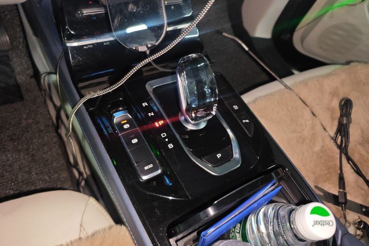 Used Wuling Victory 2023 2.0L DHT Luxury Edition Gear Lever