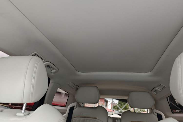 Used Wuling Victory 2023 2.0L DHT Luxury Edition Headliner
