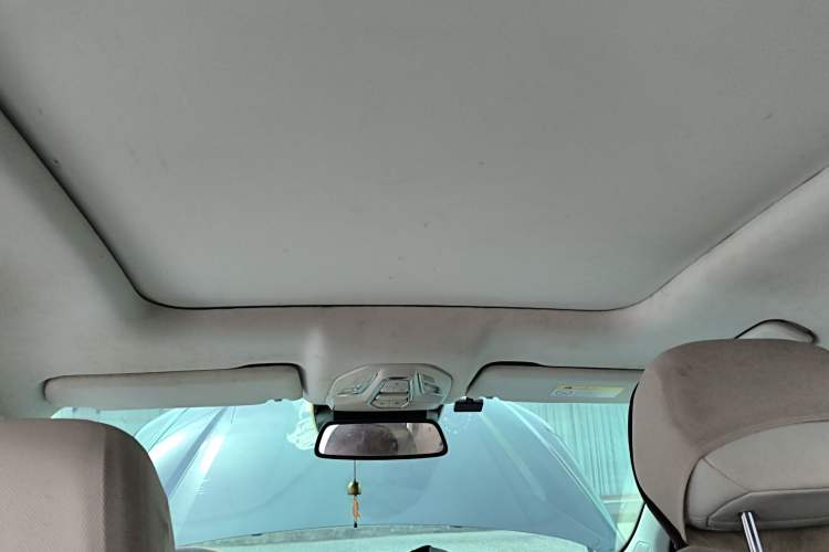 Used Wuling Victory 2023 2.0L DHT Luxury Edition Headliner