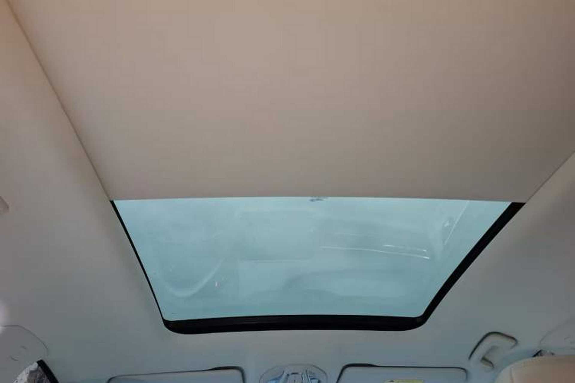 Used Wuling Victory 2023 2.0L DHT Luxury Edition Headliner