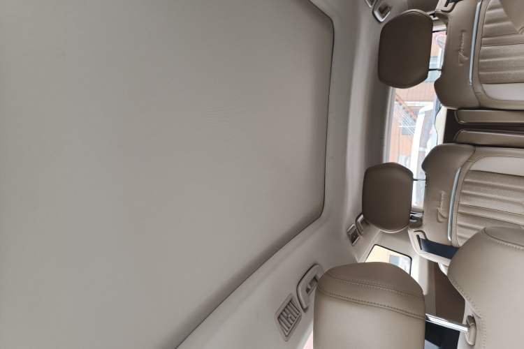 Used Wuling Victory 2023 2.0L DHT Luxury Edition Headliner