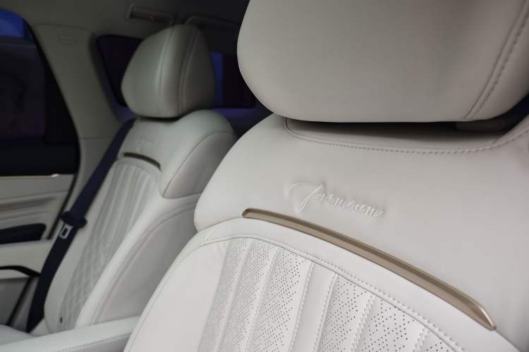 Used Wuling Victory 2023 2.0L DHT Luxury Edition Interior 10
